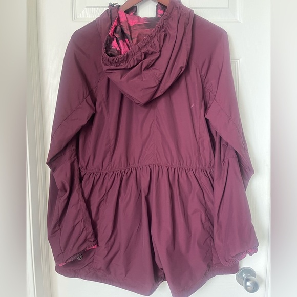 Women’s Lululemon Rain For Daze Jacket | Size 10 - Picture 2 of 14